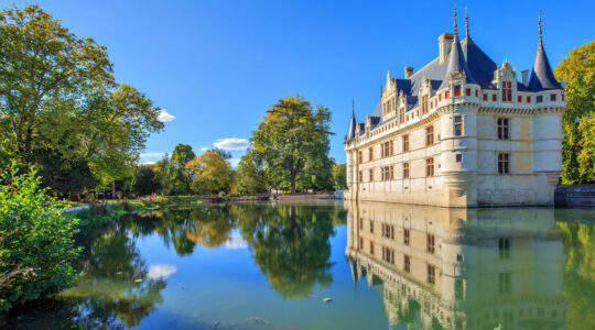 château dans le beaujolais